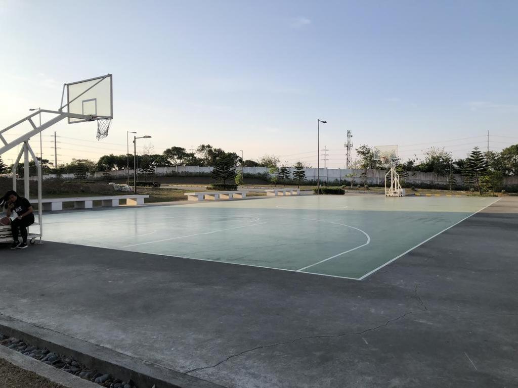 טגאיטאי Smdc Tagaytay Taal Lake Condo Cook Netflix No Balcony No Free Parking מראה חיצוני תמונה