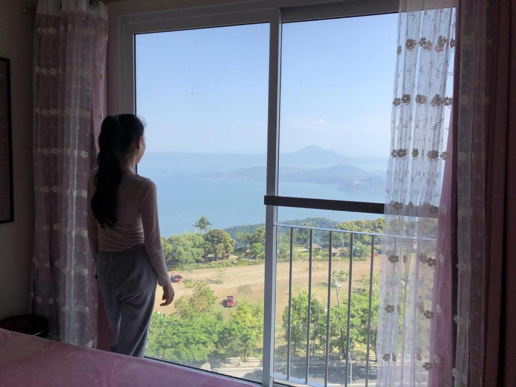 טגאיטאי Smdc Tagaytay Taal Lake Condo Cook Netflix No Balcony No Free Parking מראה חיצוני תמונה