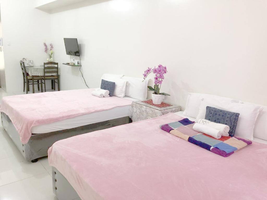 טגאיטאי Smdc Tagaytay Taal Lake Condo Cook Netflix No Balcony No Free Parking מראה חיצוני תמונה