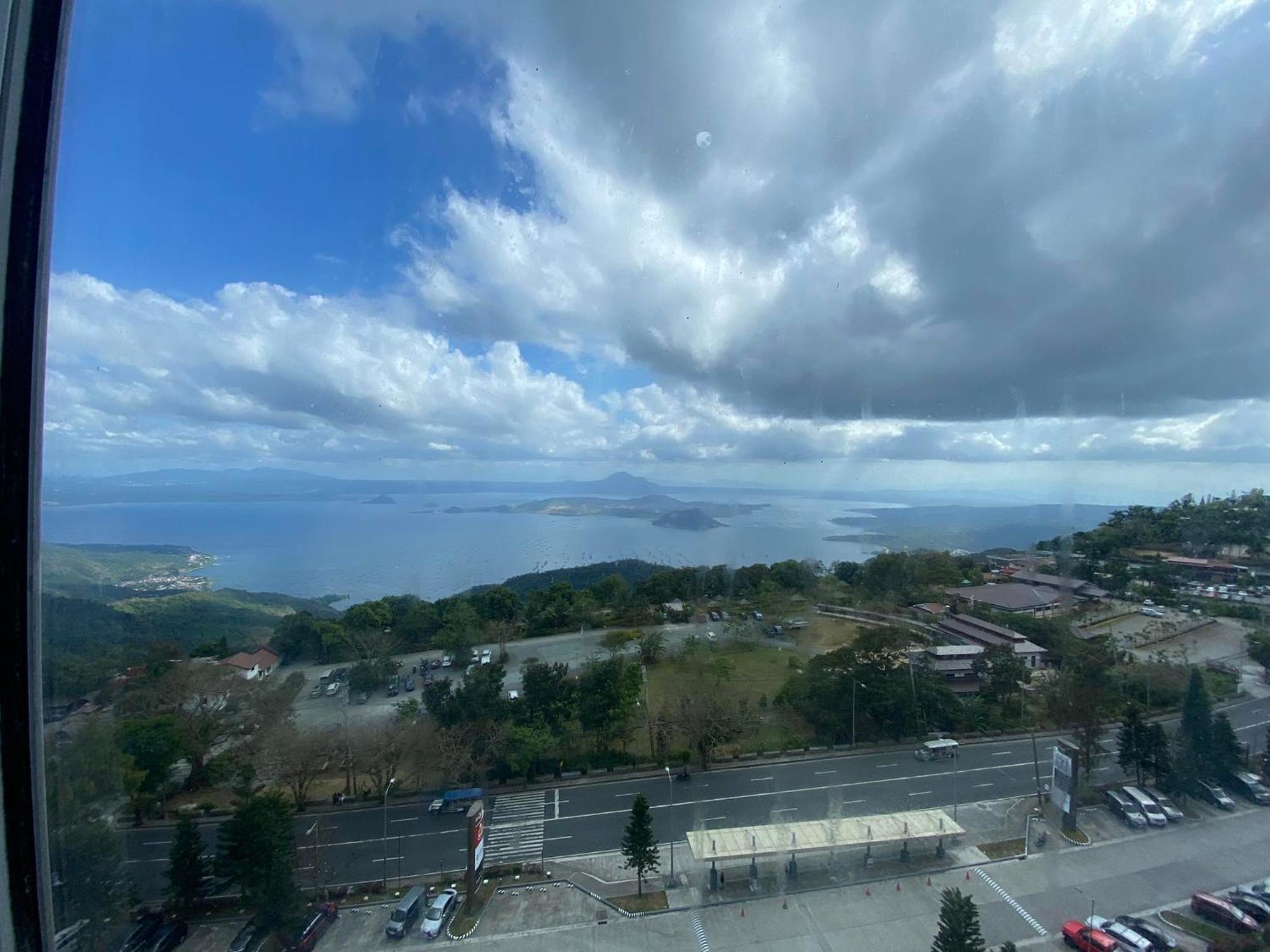 טגאיטאי Smdc Tagaytay Taal Lake Condo Cook Netflix No Balcony No Free Parking מראה חיצוני תמונה