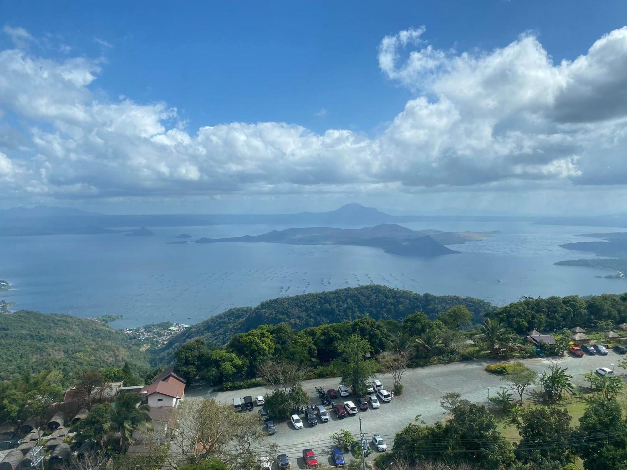 טגאיטאי Smdc Tagaytay Taal Lake Condo Cook Netflix No Balcony No Free Parking מראה חיצוני תמונה