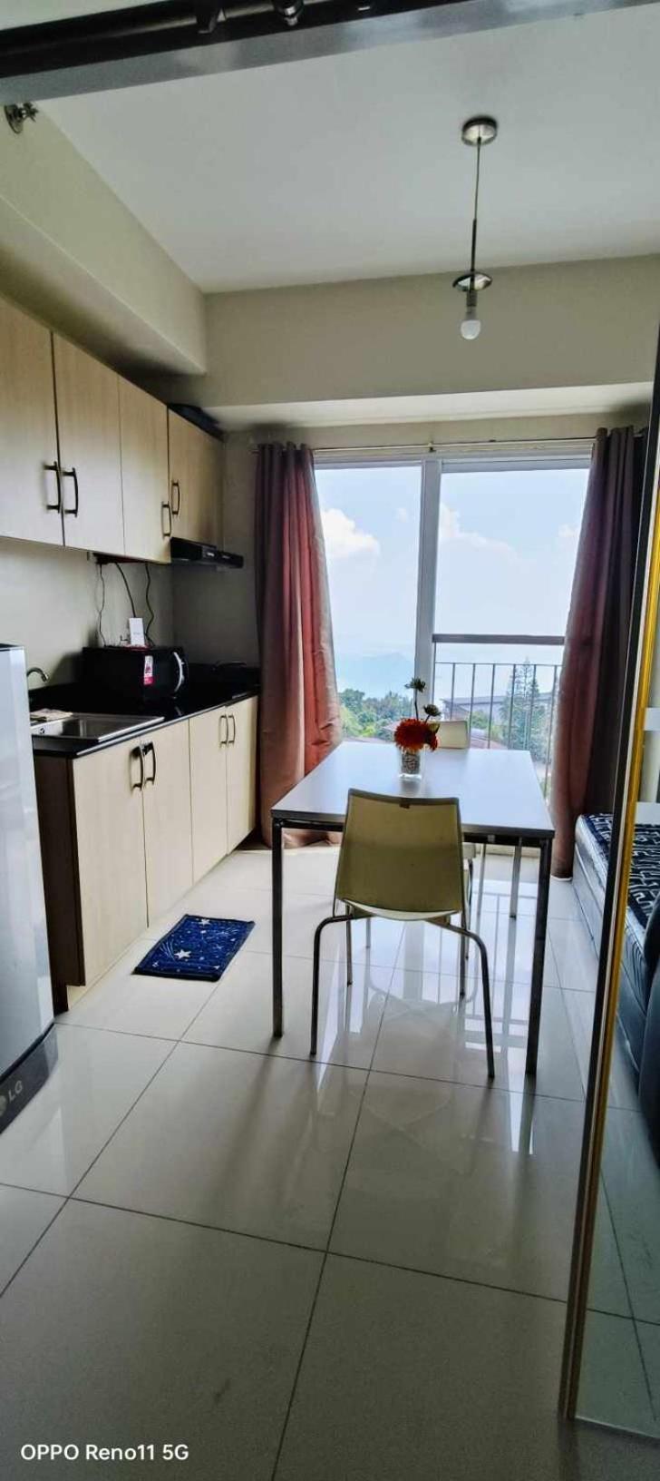 טגאיטאי Smdc Tagaytay Taal Lake Condo Cook Netflix No Balcony No Free Parking מראה חיצוני תמונה